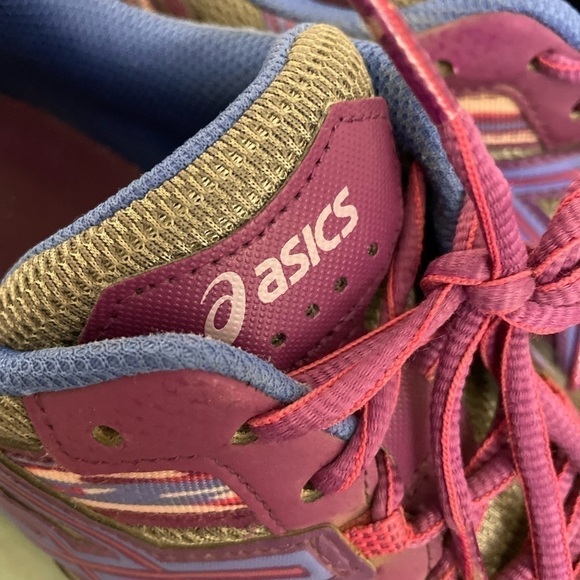 ASICS gel venture 5 running shoes, great condition, minor signs of wear. Size 9 - Picture 7 of 7